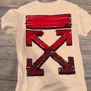 Men's Off White Graphic T-Shirt. Men's Size L